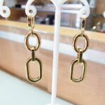 本日のおすすめはケイトスペードのピアスです♪ 福岡の質屋ハルマチ原町質店